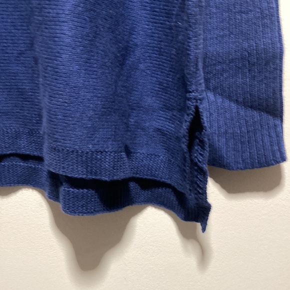 NWT Liz Claiborne Navy Sweater size Large - Picture 2 of 5